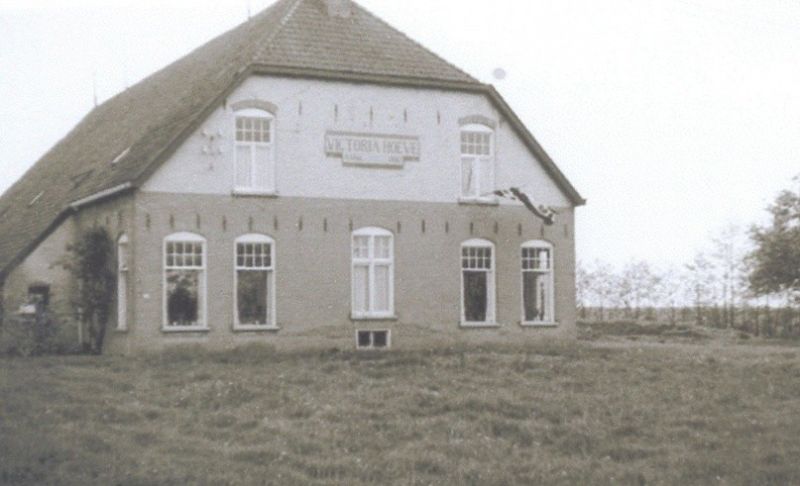 1910 – Stichting van boerderijen aan de Bûtewei